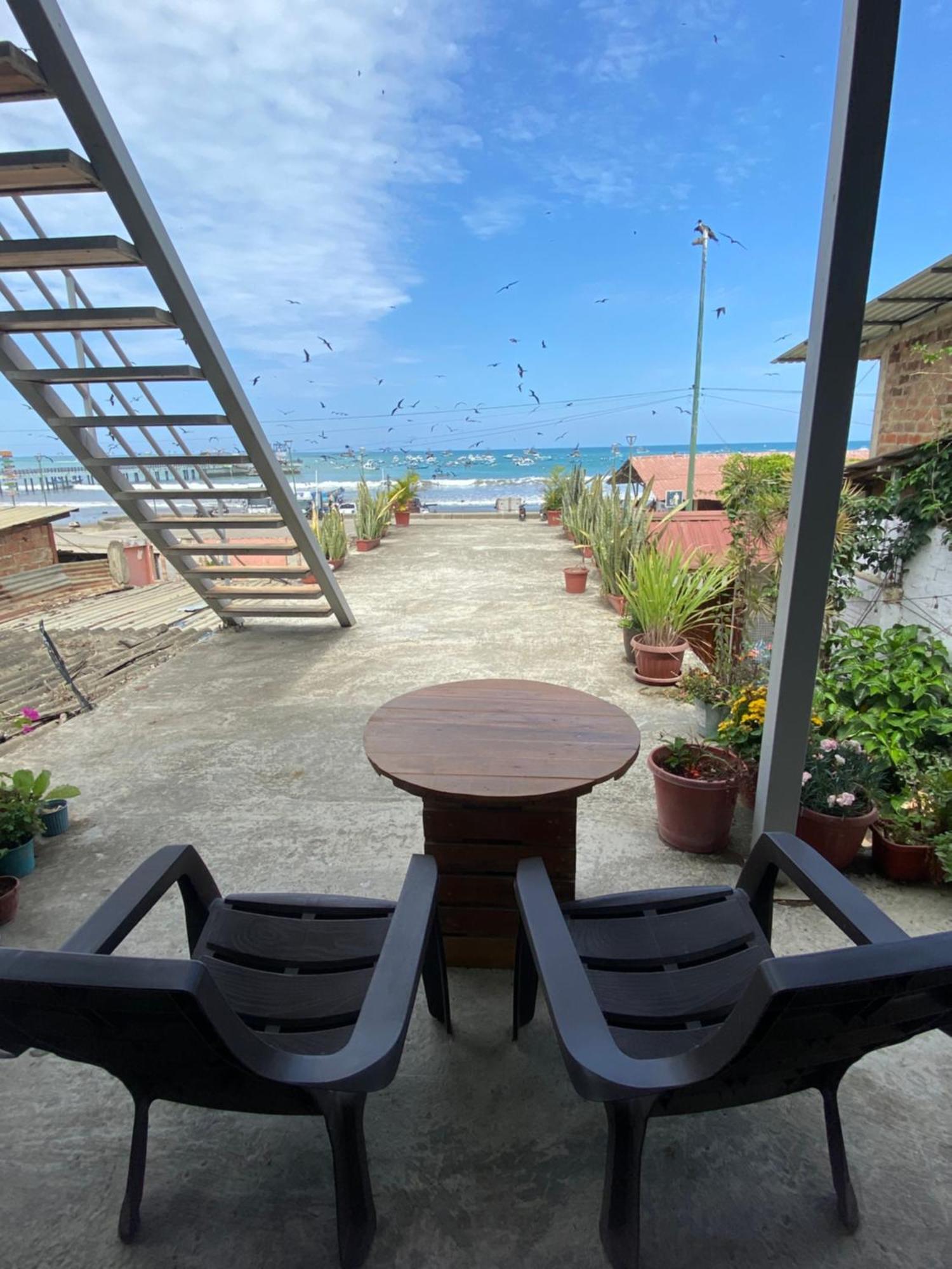 Hotel Casa De Heidi Puerto López Esterno foto